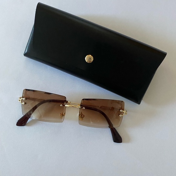 Accessories - Fashion Rectangle Sunglasses with Case